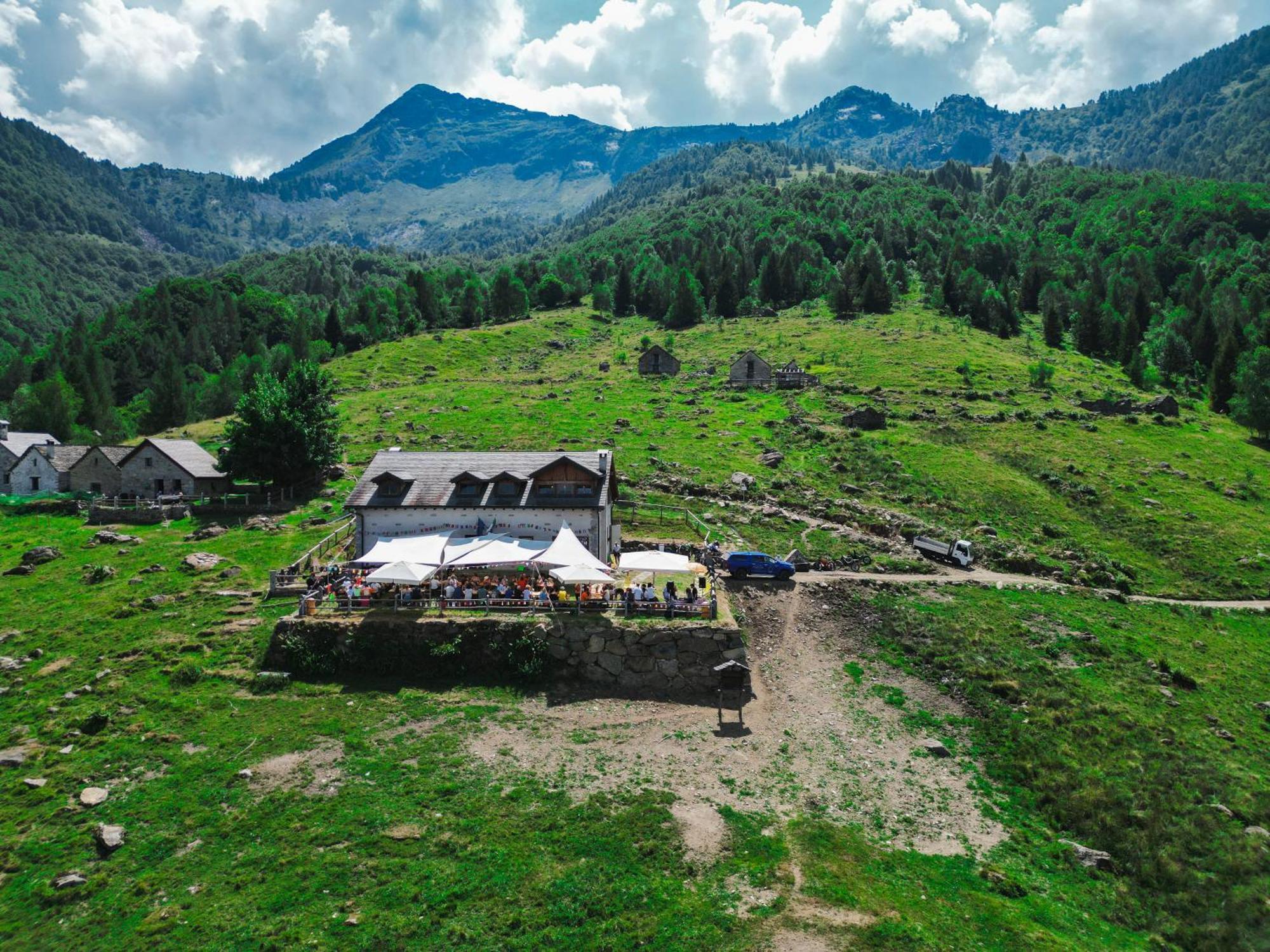 Rifugio Parpinasca Hostel Trontano Exterior foto